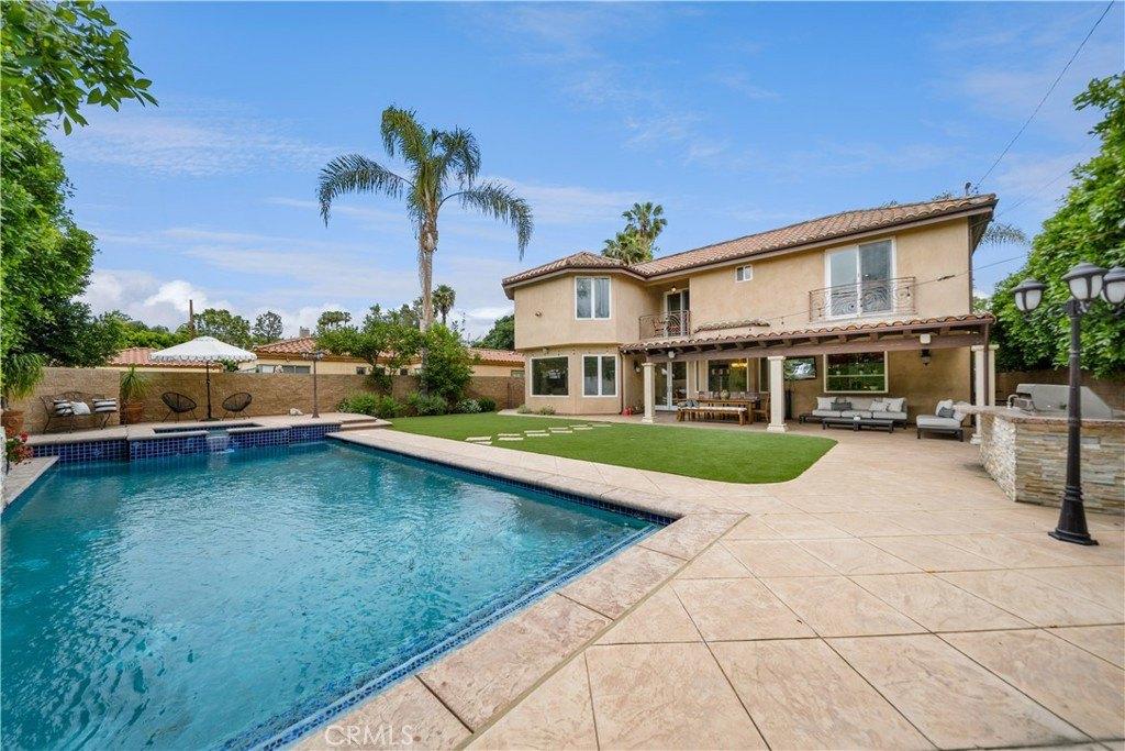 Chandler Blvd, Sherman Oaks, CA 91401