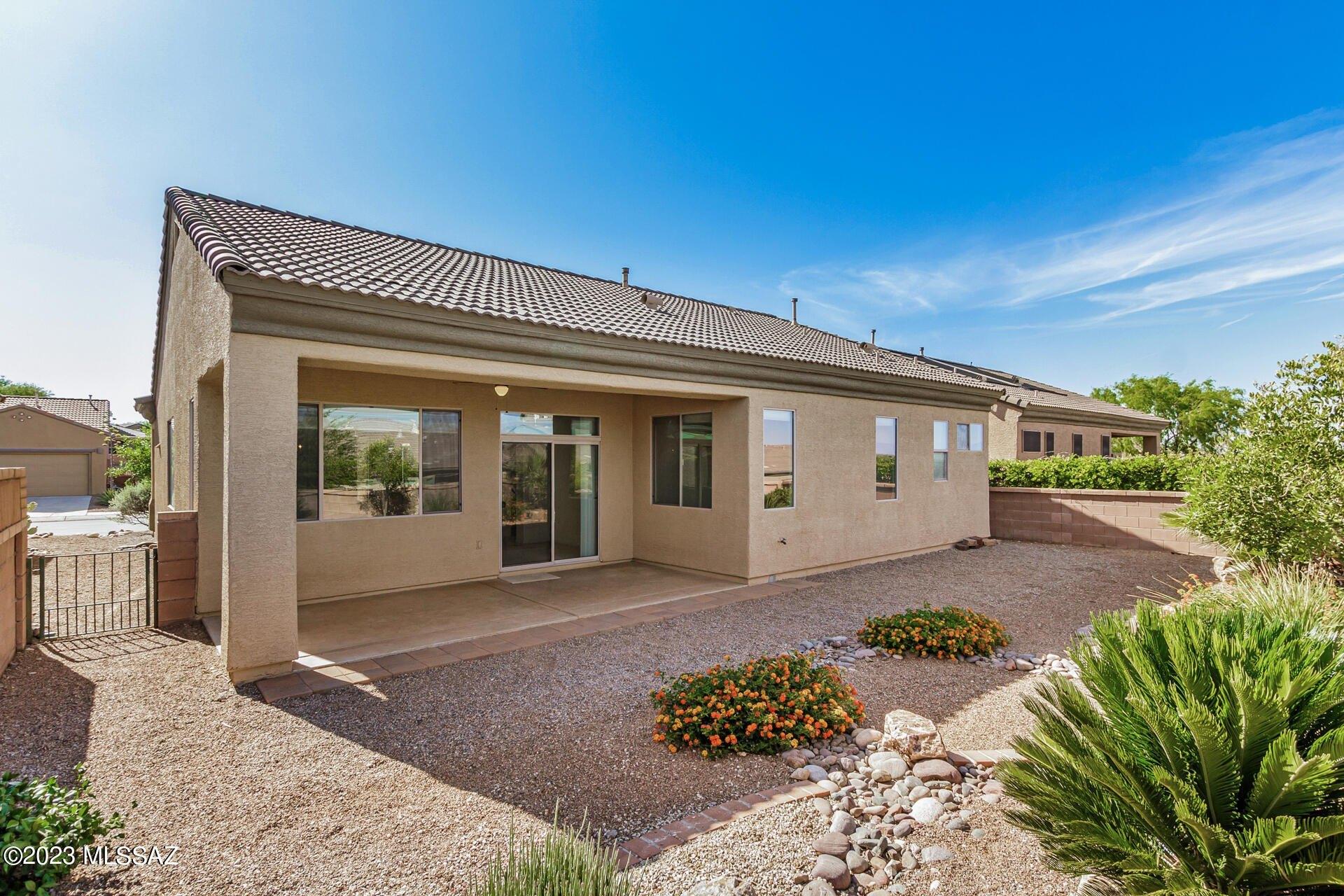 S Azure Vista Way, Green Valley, AZ 85622
