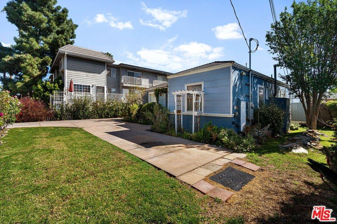 Kester Ave, Van Nuys, CA 91405