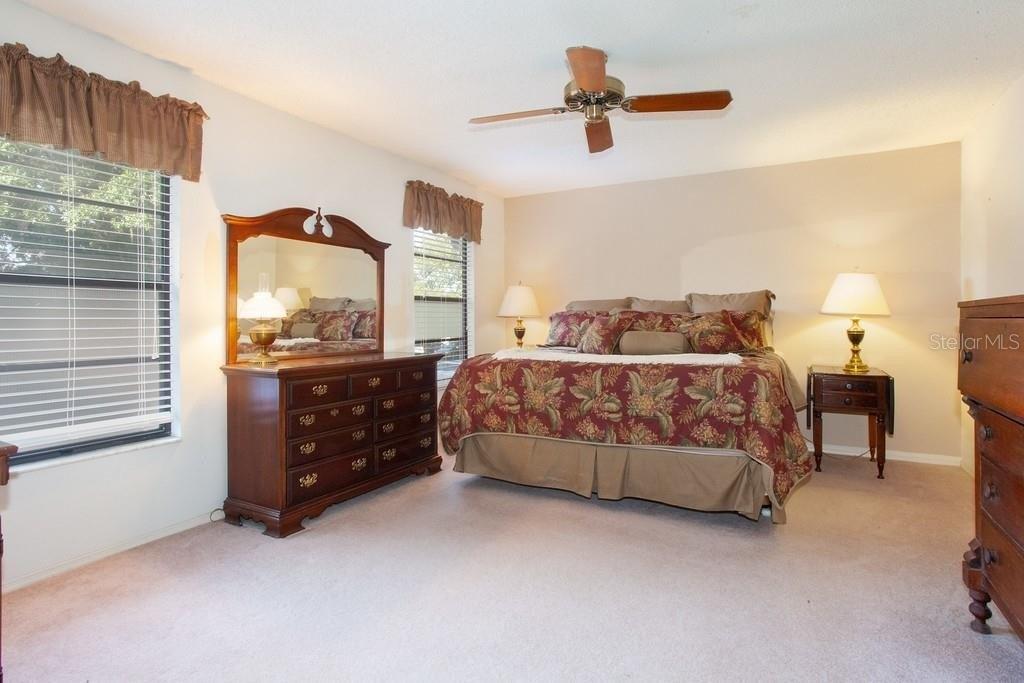 Waterford Cir W, Tarpon Springs, FL 34688