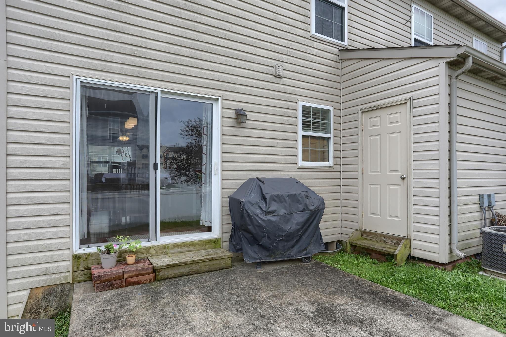 Laurel Dr, Myerstown, PA 17067