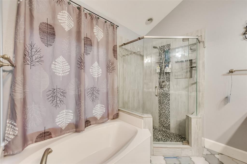 Queenswood Ln, Garland, TX 75040