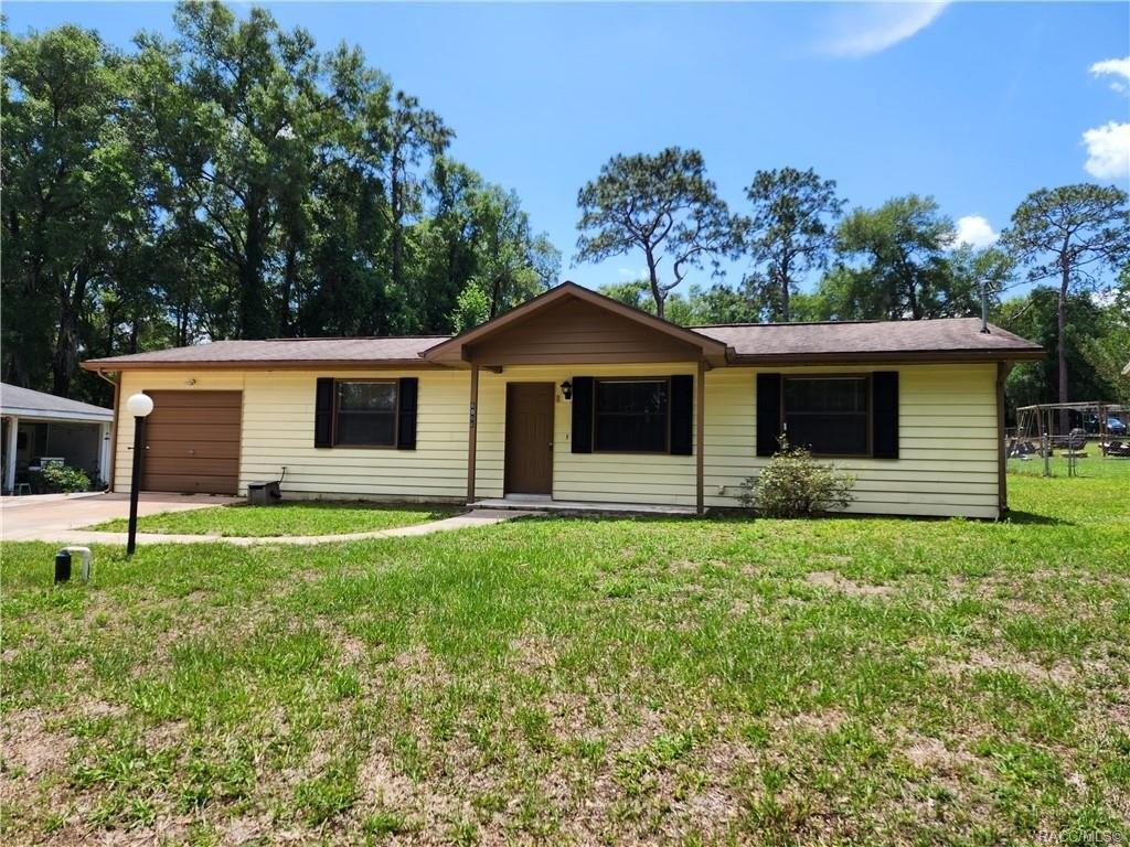 E Seneca St, Inverness, FL 34452