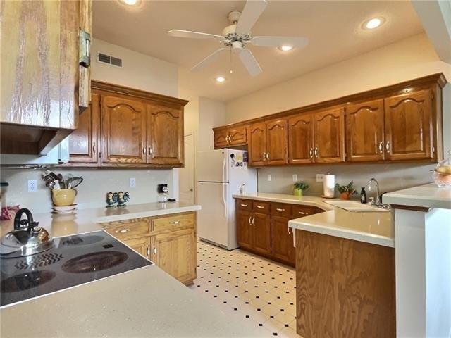 E 44th Street Ct S, Independence, MO 64055