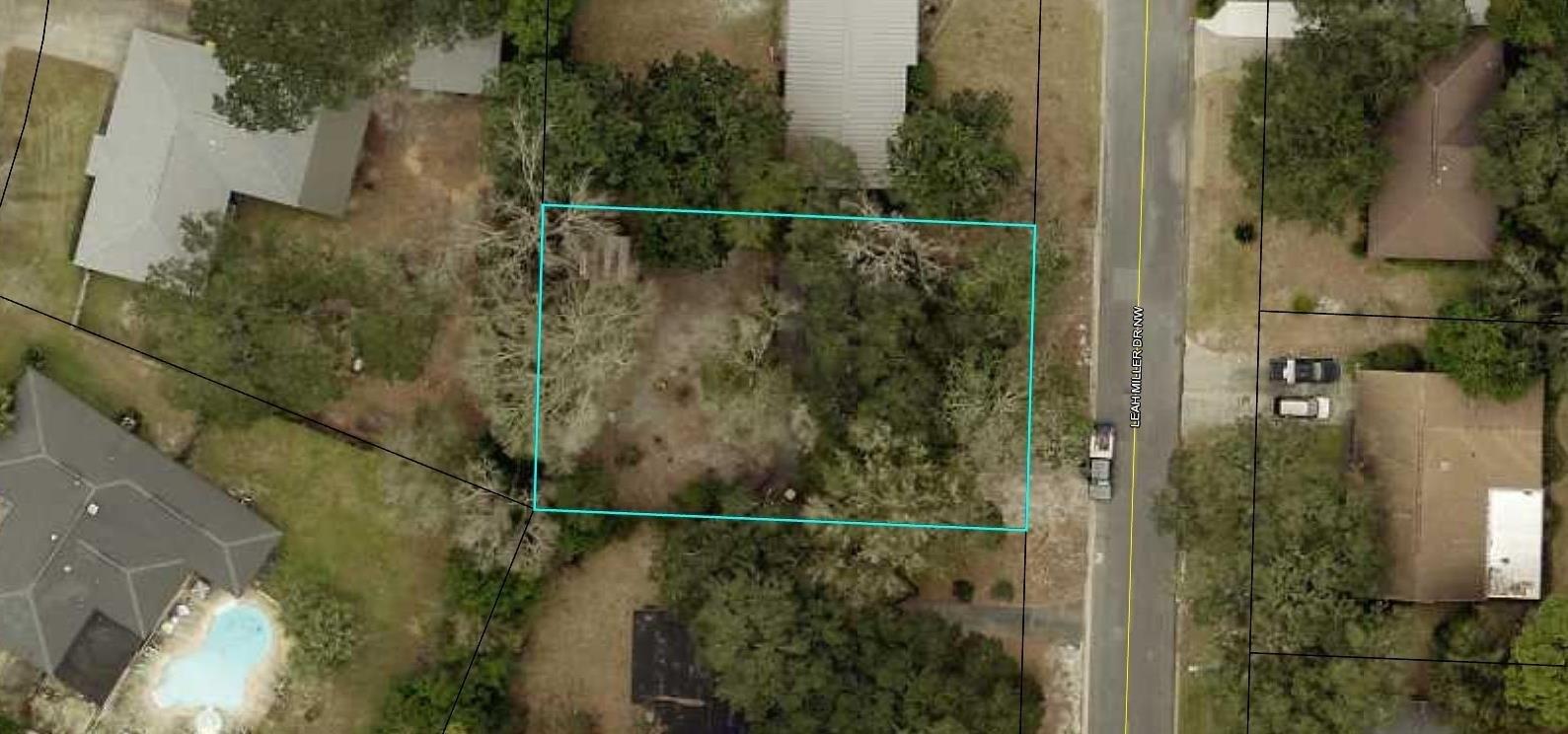 Leah Miller Dr Nw, Fort Walton Beach, FL 32548