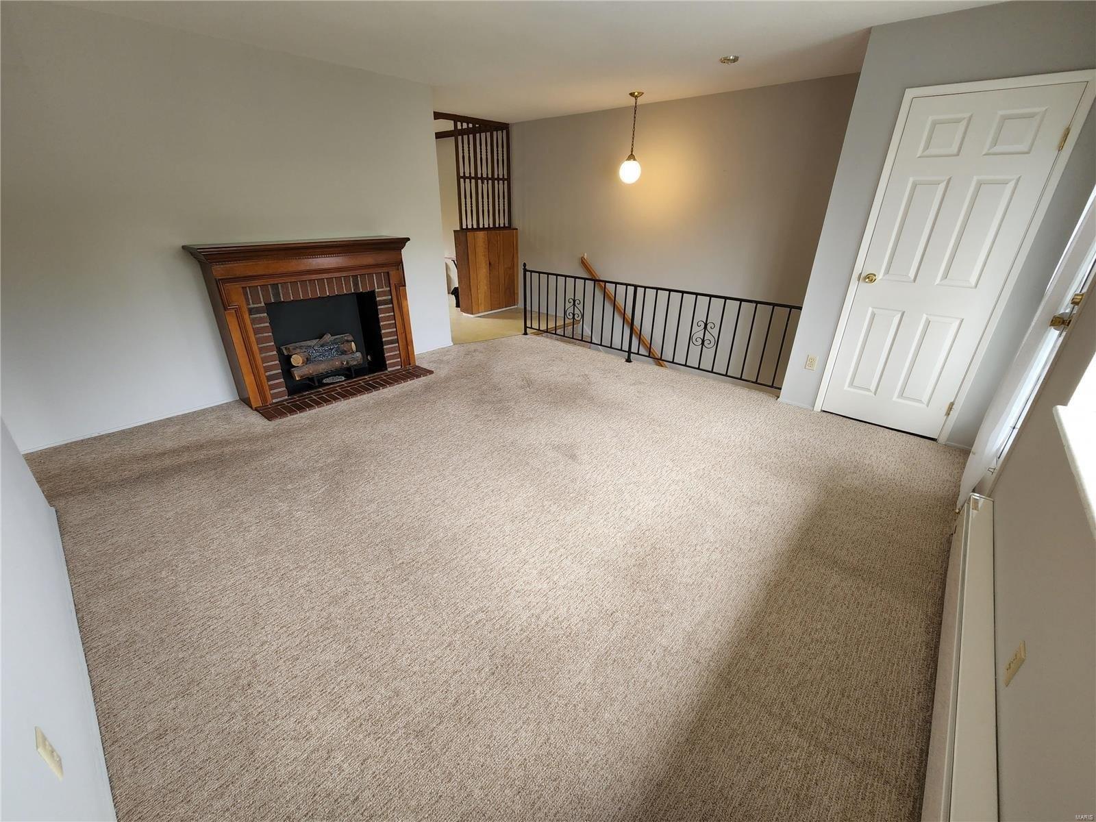 Carroll Wood Way, Saint Louis, MO 63128
