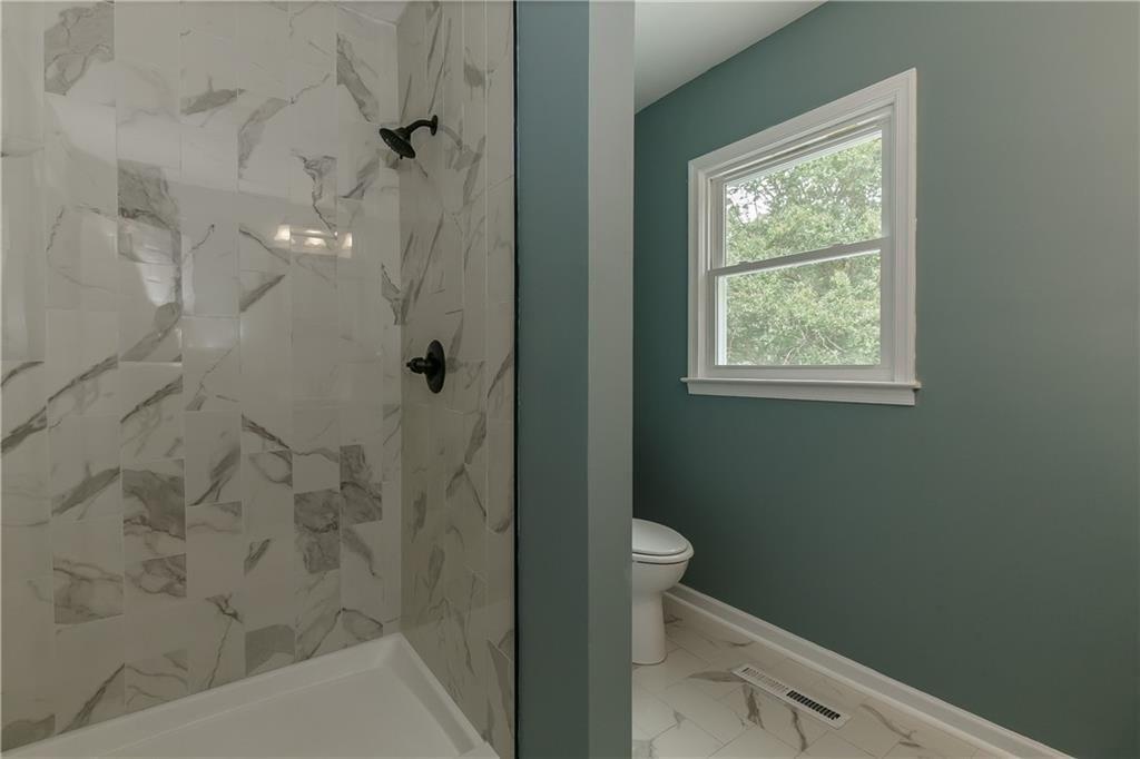 Briarcliff Rd, Burlington, NC 27215