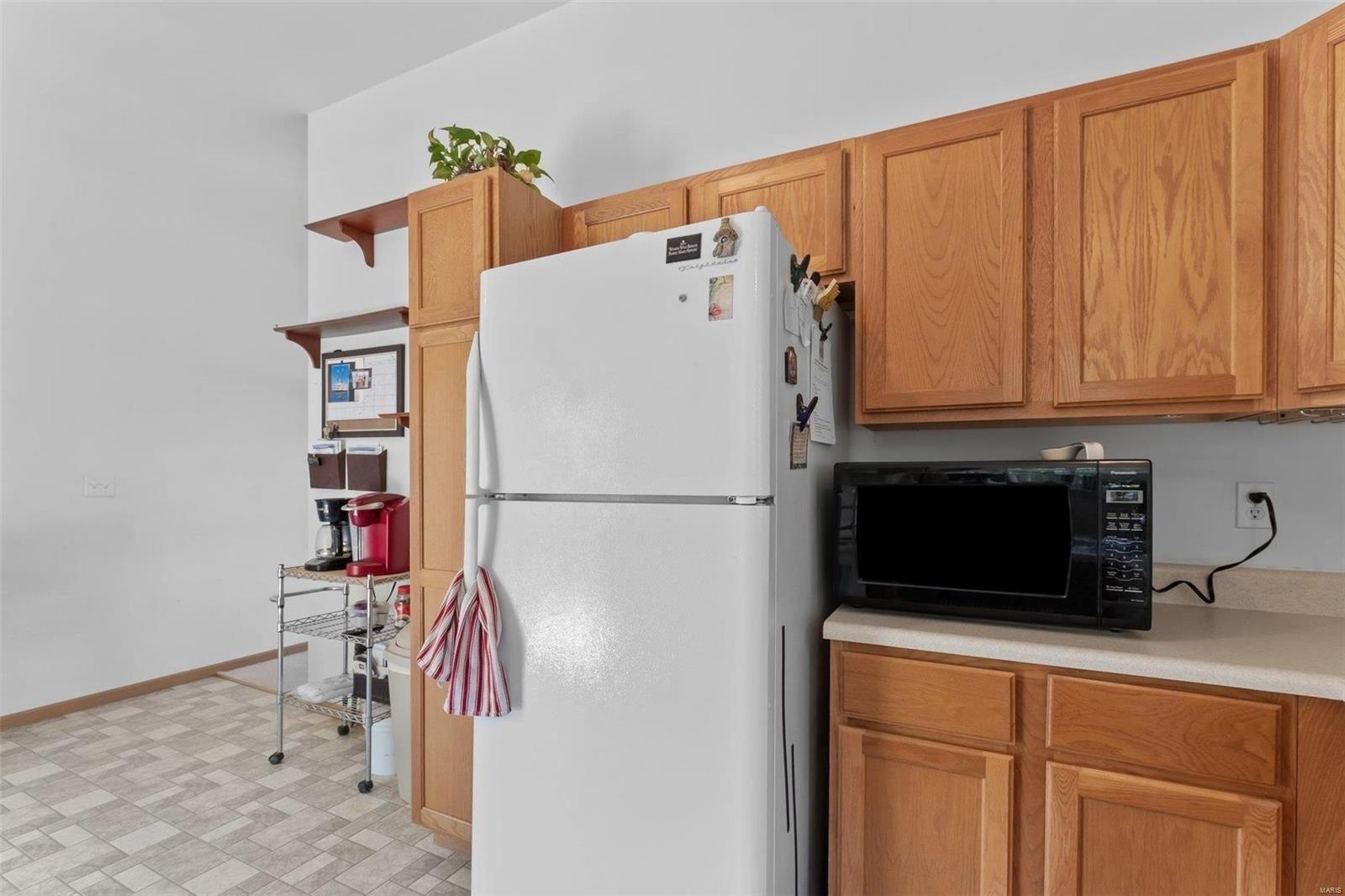 Wren Wood Dr, Saint Clair, MO 63077