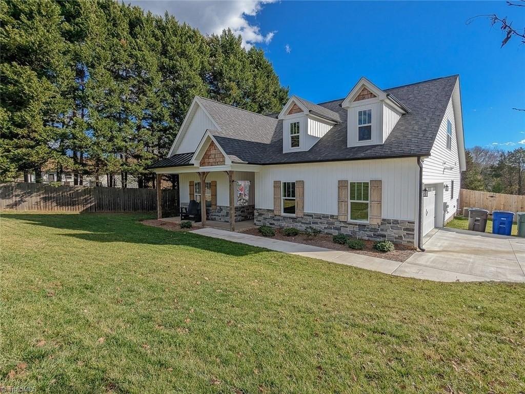 N Peace Haven Rd, Winston Salem, NC 27104