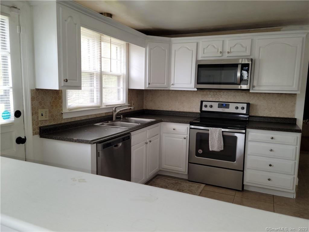 Arden Rd, Waterbury, CT 06708