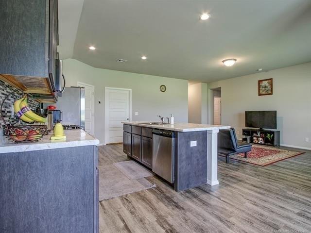 E 141st St N, Collinsville, OK 74021