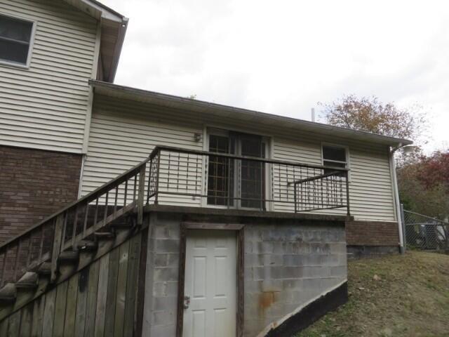 Highway 990, Coalgood, KY 40818