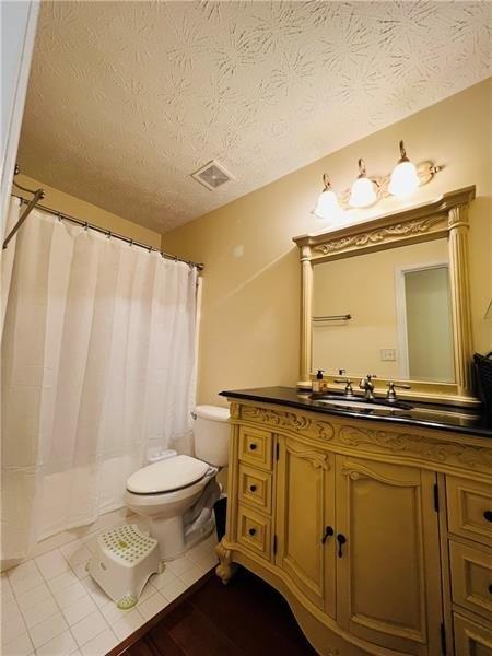 Dunbar Ln, Suwanee, GA 30024