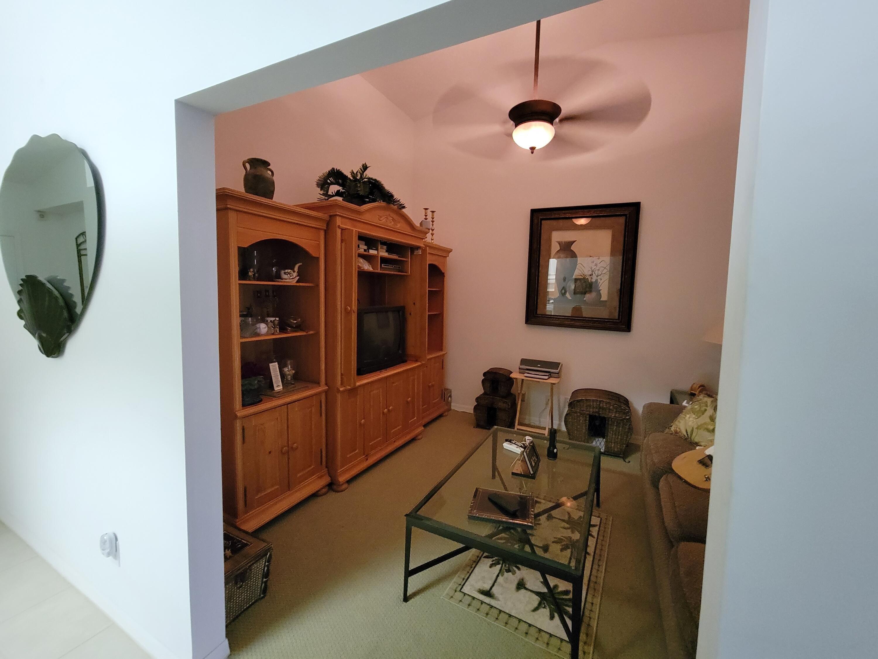 Logia Cir, Boynton Beach, FL 33472