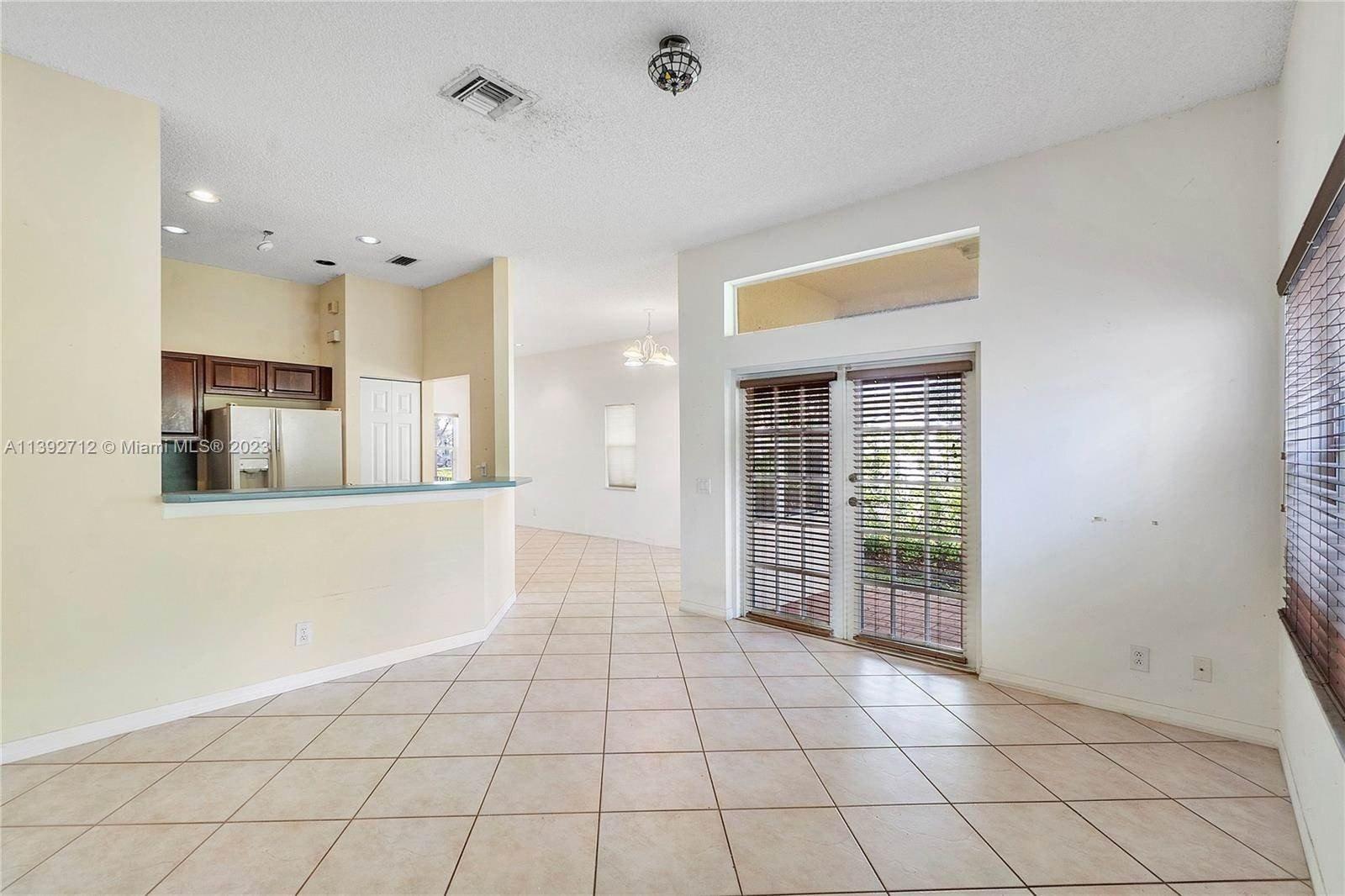 Willow Ridge Dr, Weston, FL 33331