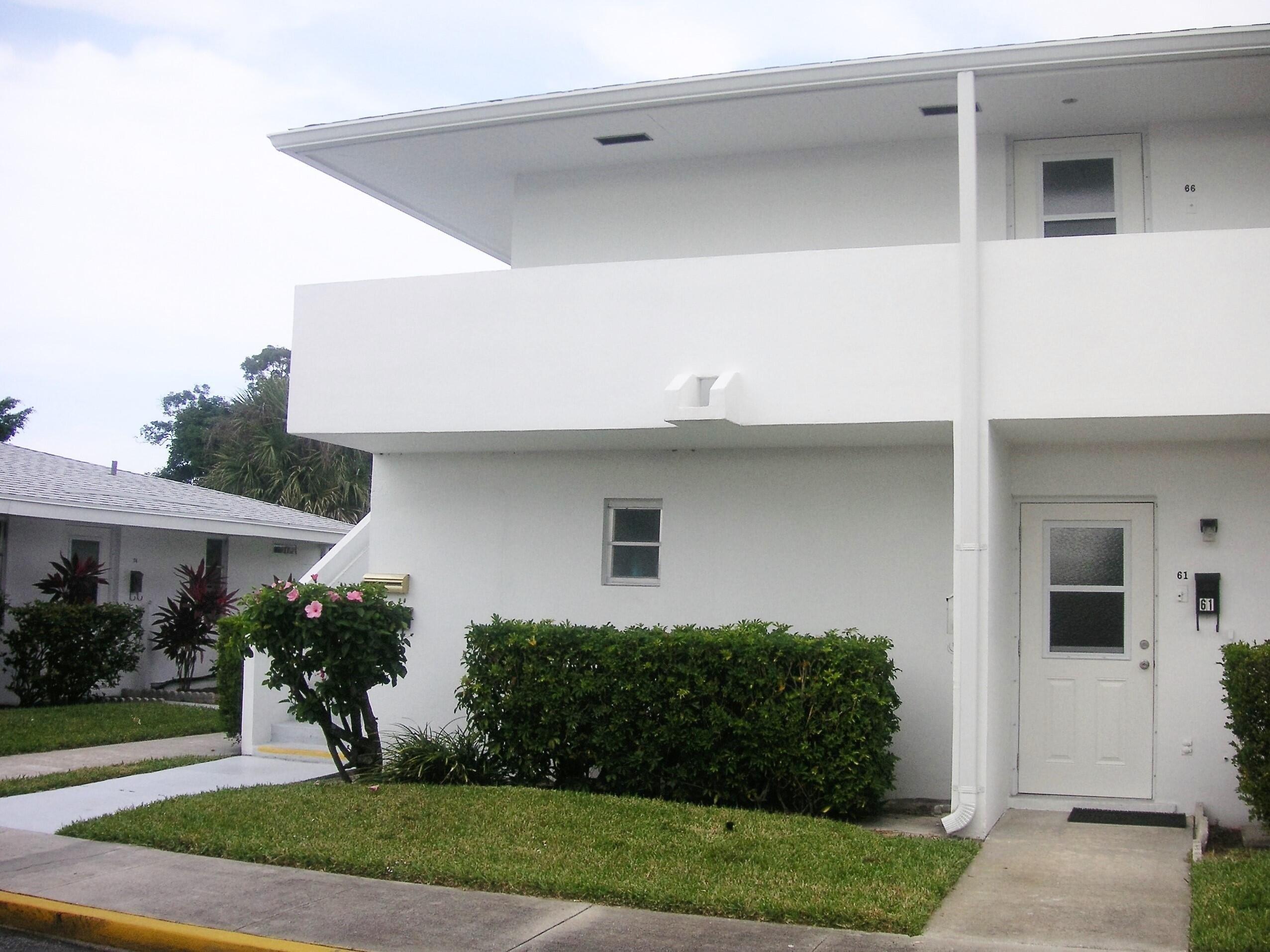 East Ct, Royal Palm Beach, FL 33411