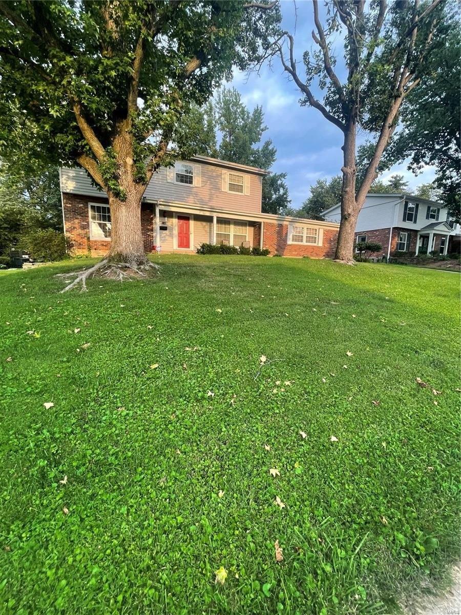 Saddle Dr, Florissant, MO 63033