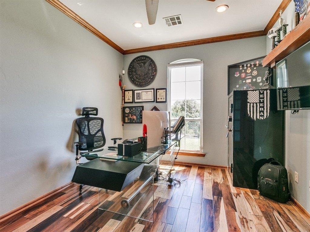 Valley Ridge Dr, Edmond, OK 73034