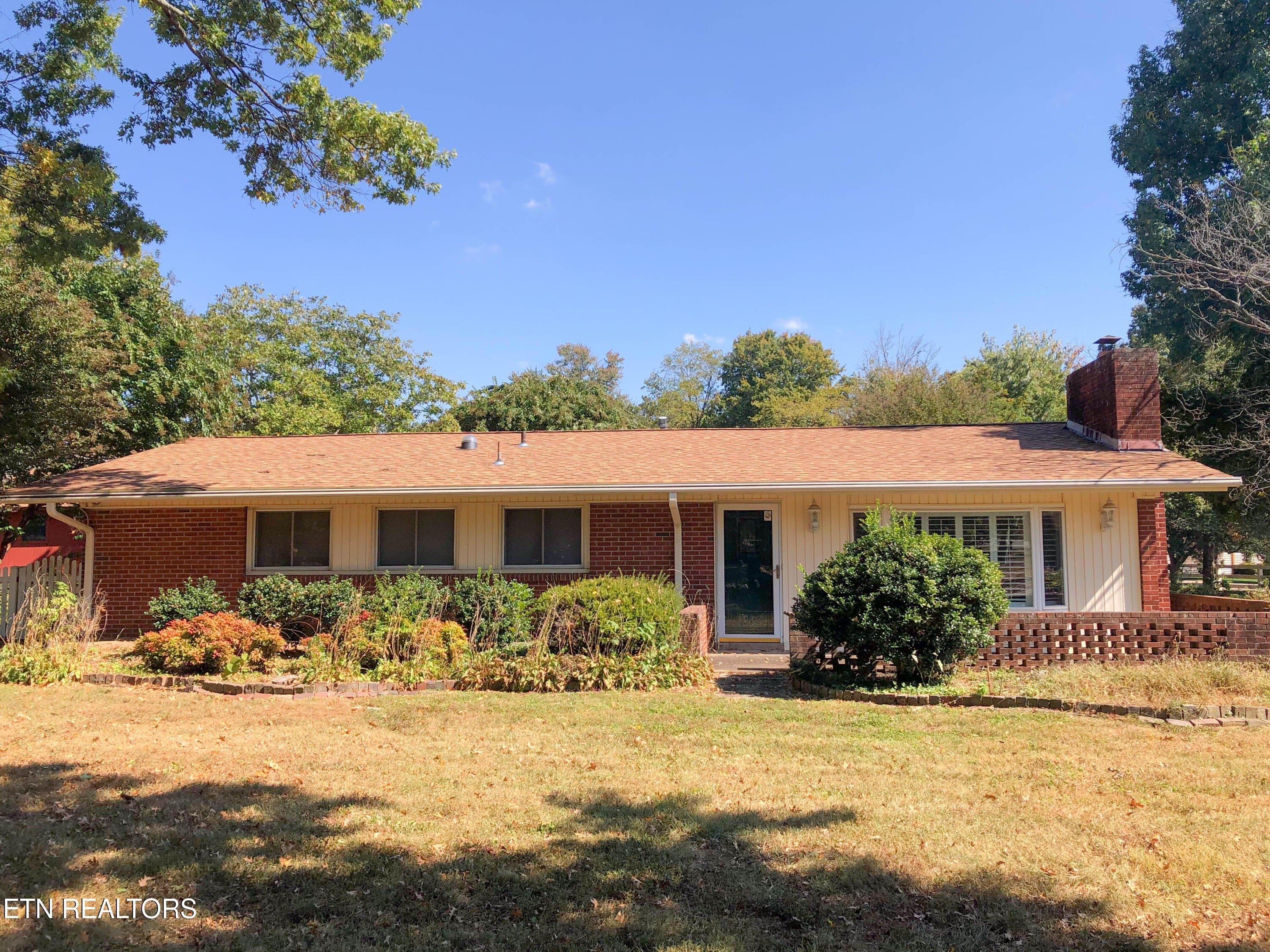 Rockingham Dr, Knoxville, TN 37909