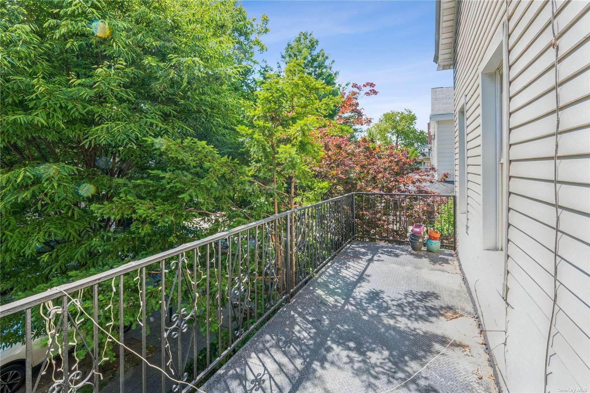 Van Siclen Ave, Brooklyn, NY 11207
