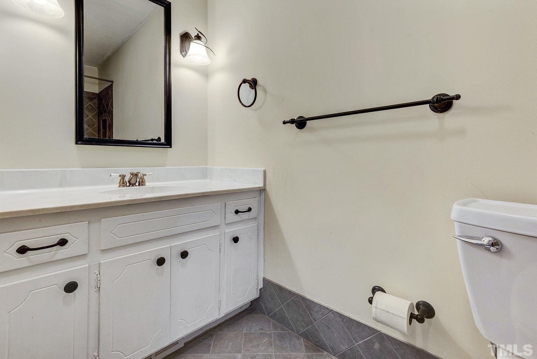 Knollwood Rd, Raleigh, NC 27609