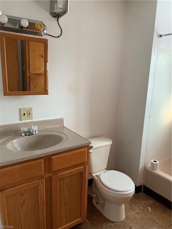 Bacon Ave, Akron, OH 44320