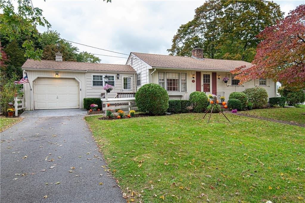 Cindy Ln, Coventry, RI 02816