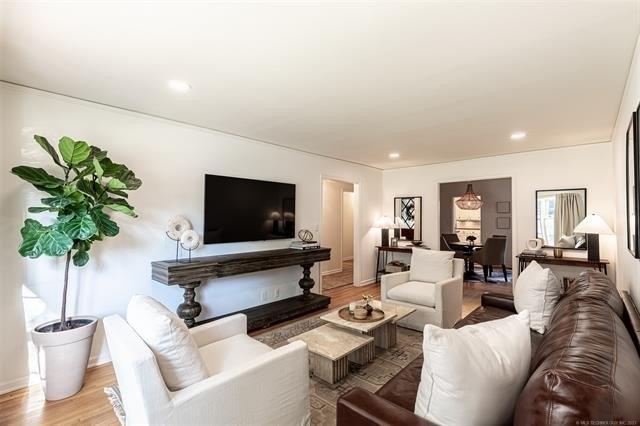 E 52nd Pl, Tulsa, OK 74135