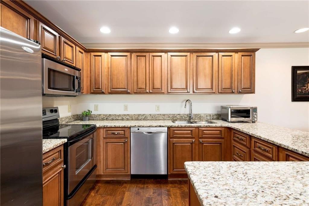 Madison Ln Se, Smyrna, GA 30080