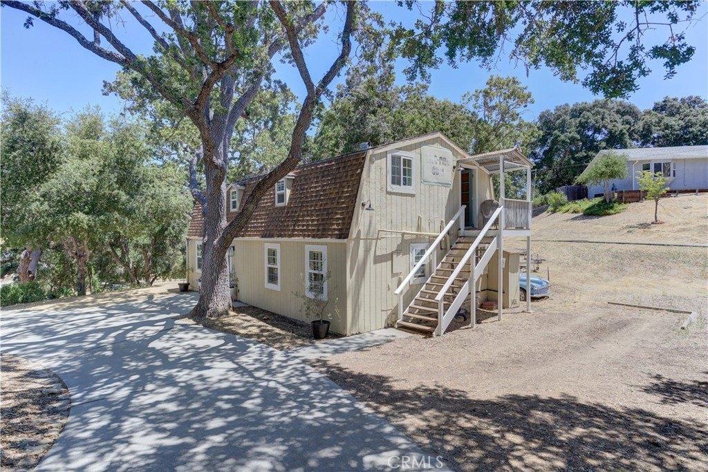 Ardilla Ave, Atascadero, CA 93422