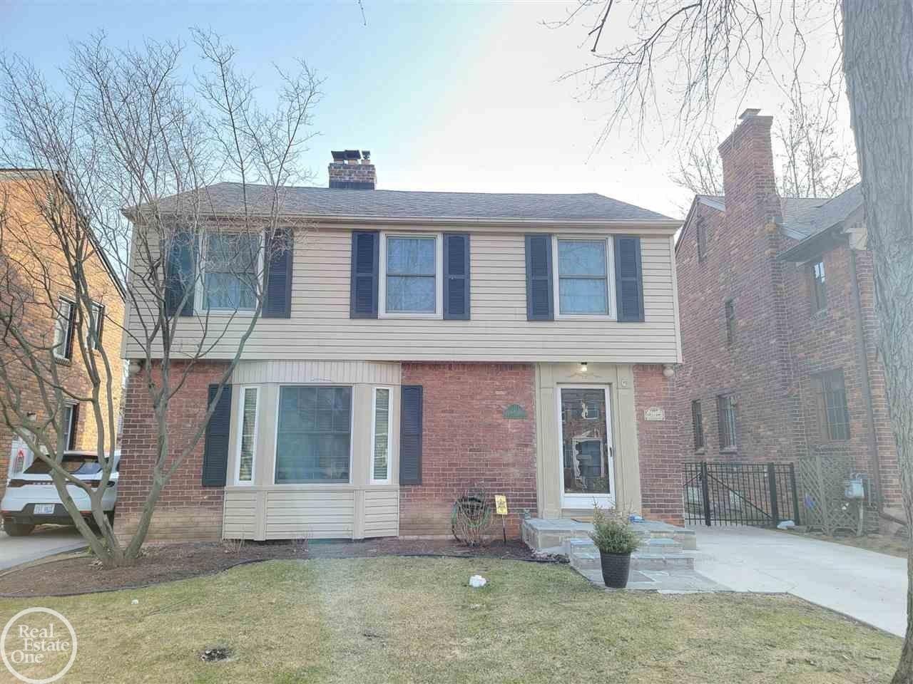 Mckinley Ave, Grosse Pointe Farms, MI 48236