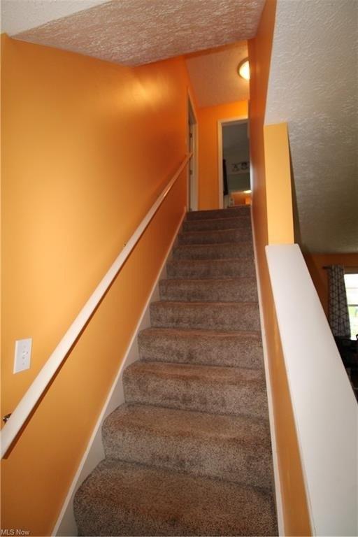 Harvest Dr, Ravenna, OH 44266