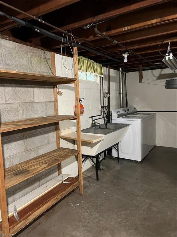 Butternut Dr, Amherst, OH 44001