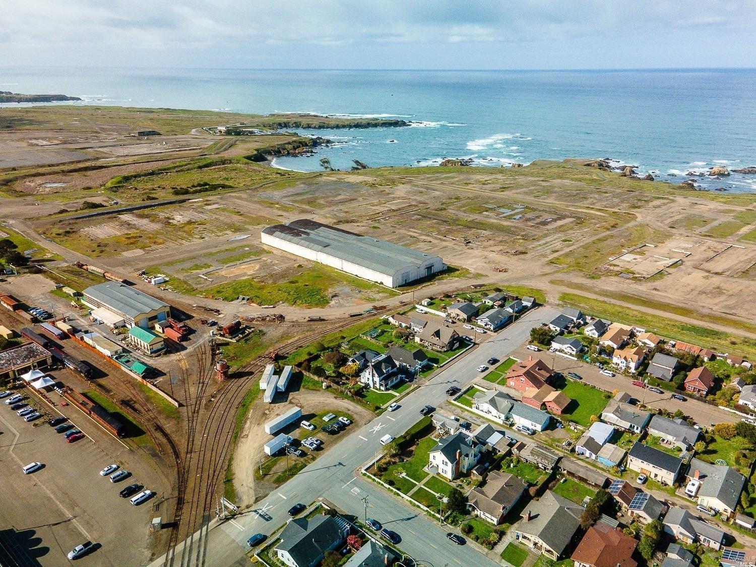 W Pine St, Fort Bragg, CA 95437