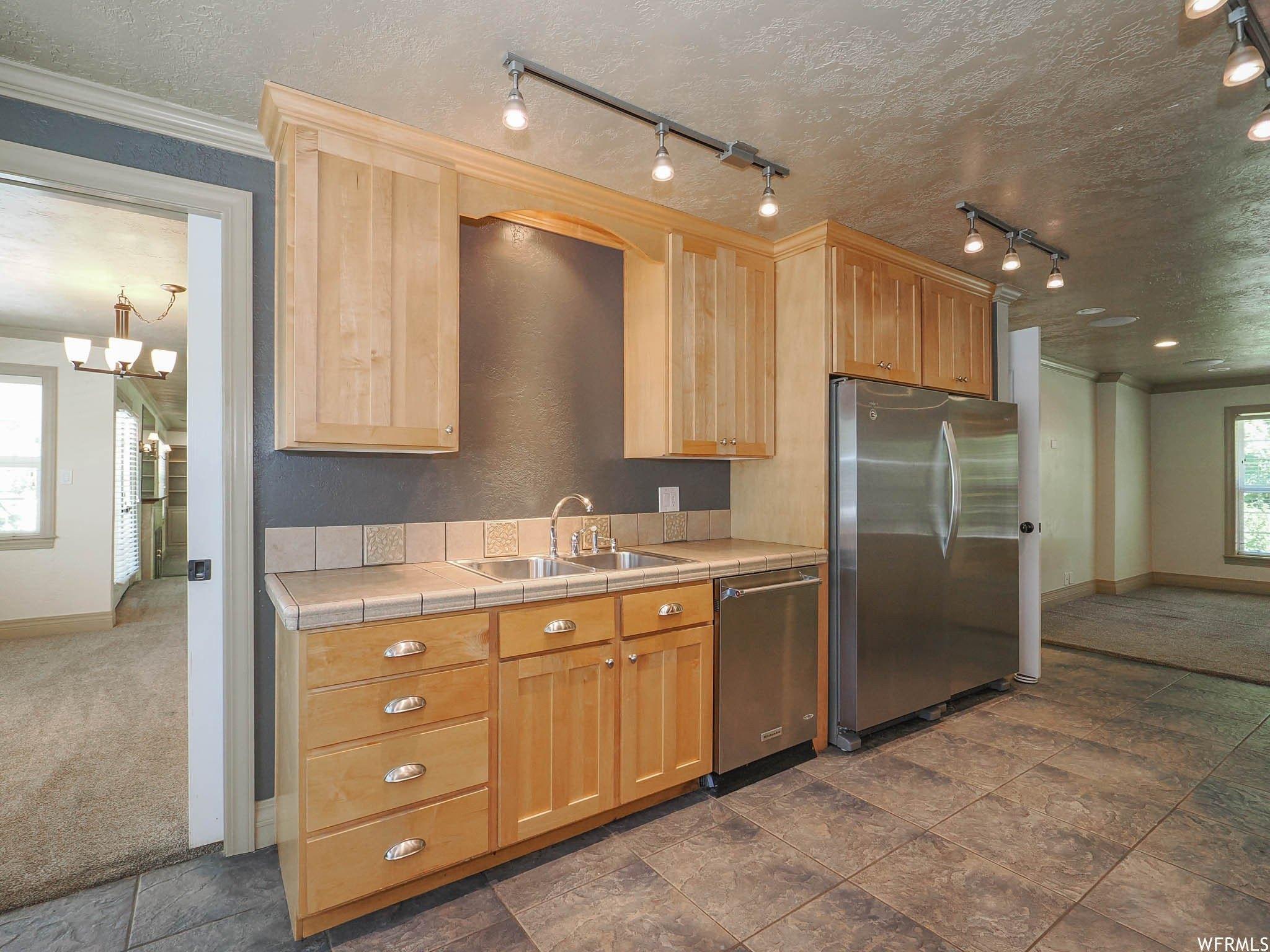 S Marilyn Dr, Salt Lake City, UT 84117