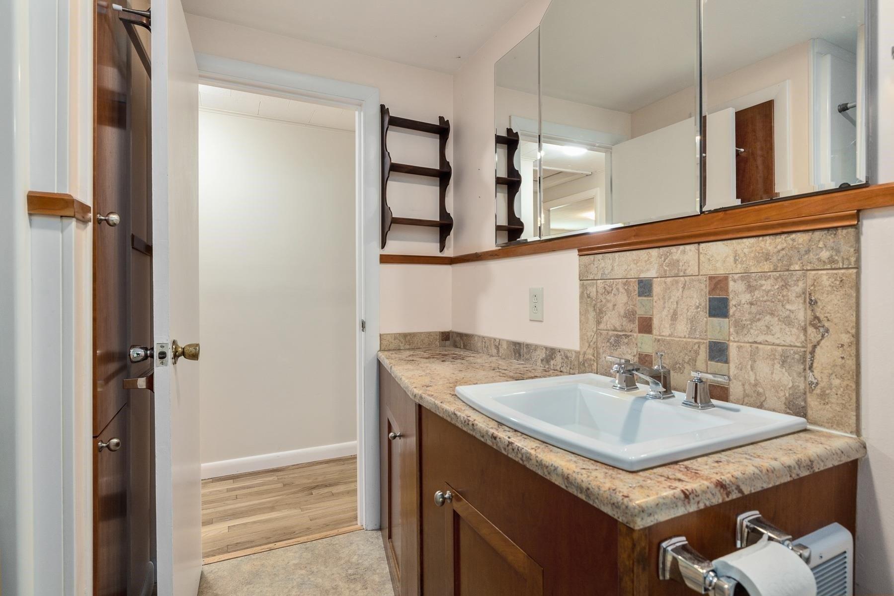 Walker Bungalow Rd, Portsmouth, NH 03801