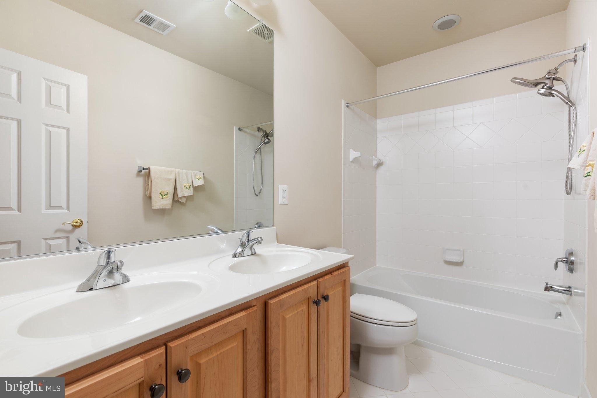 Lost Pond Ct, Triangle, VA 22172