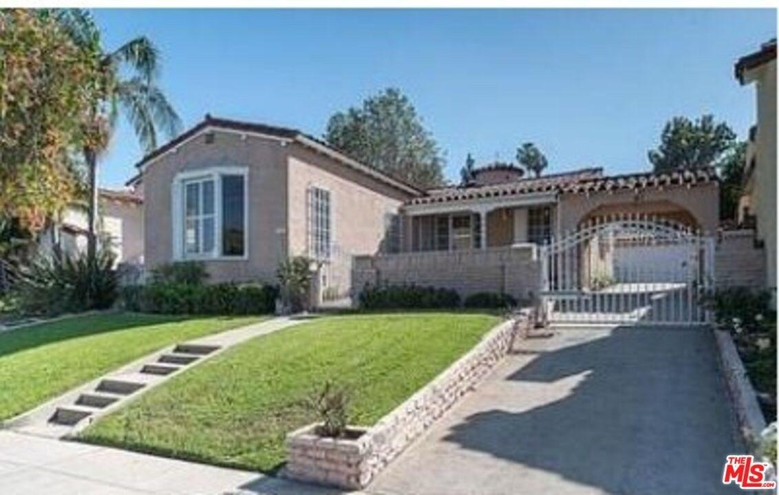 Angeles Vista Blvd, View Park, CA 90008