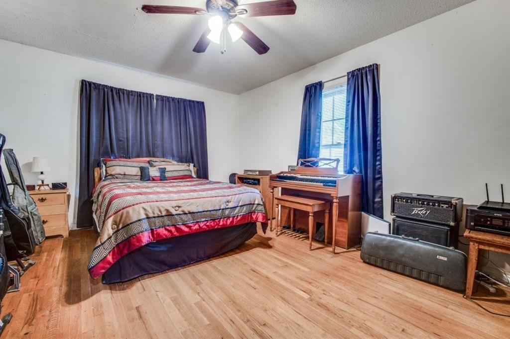 S Rusk St, Gainesville, TX 76240