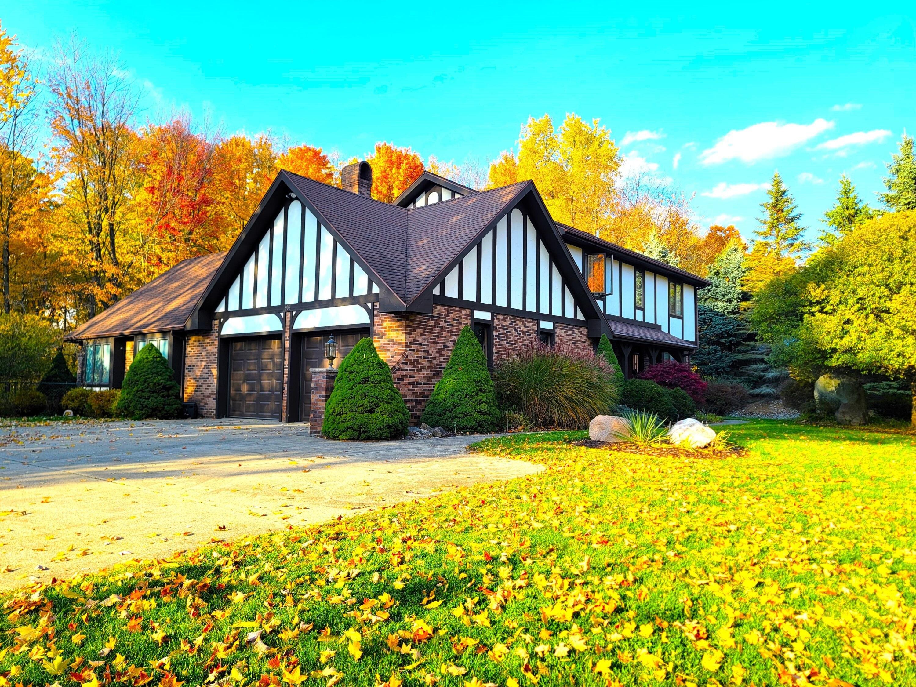 N Glenwood Dr, Hastings, MI 49058