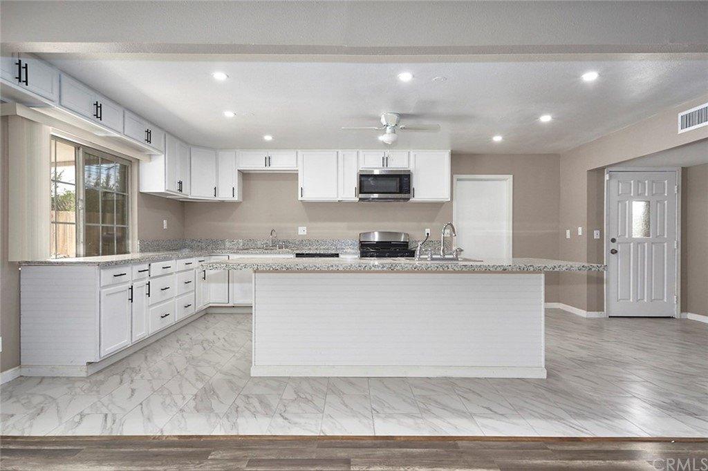 Inyo St, Victorville, CA 92395