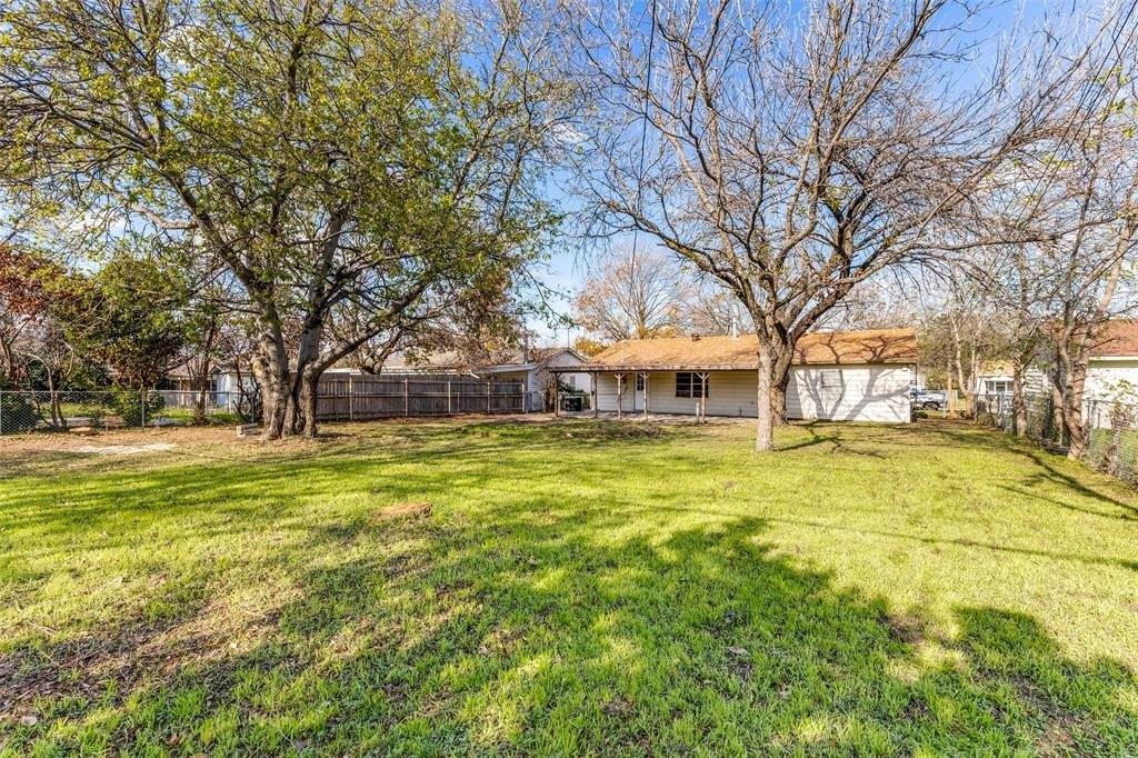 Omaha Dr, Fort Worth, TX 76108
