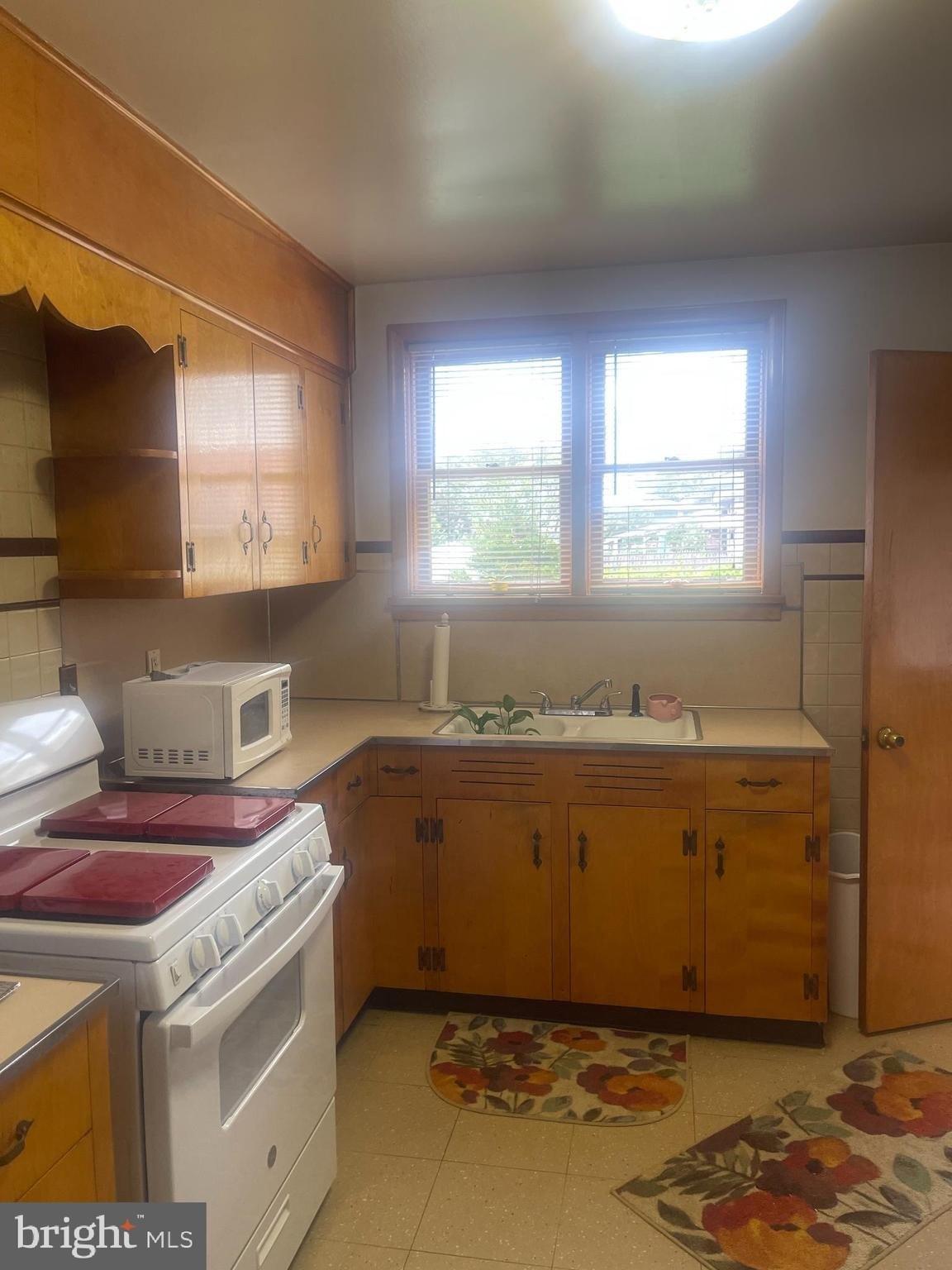 Main St, Roebling, NJ 08554
