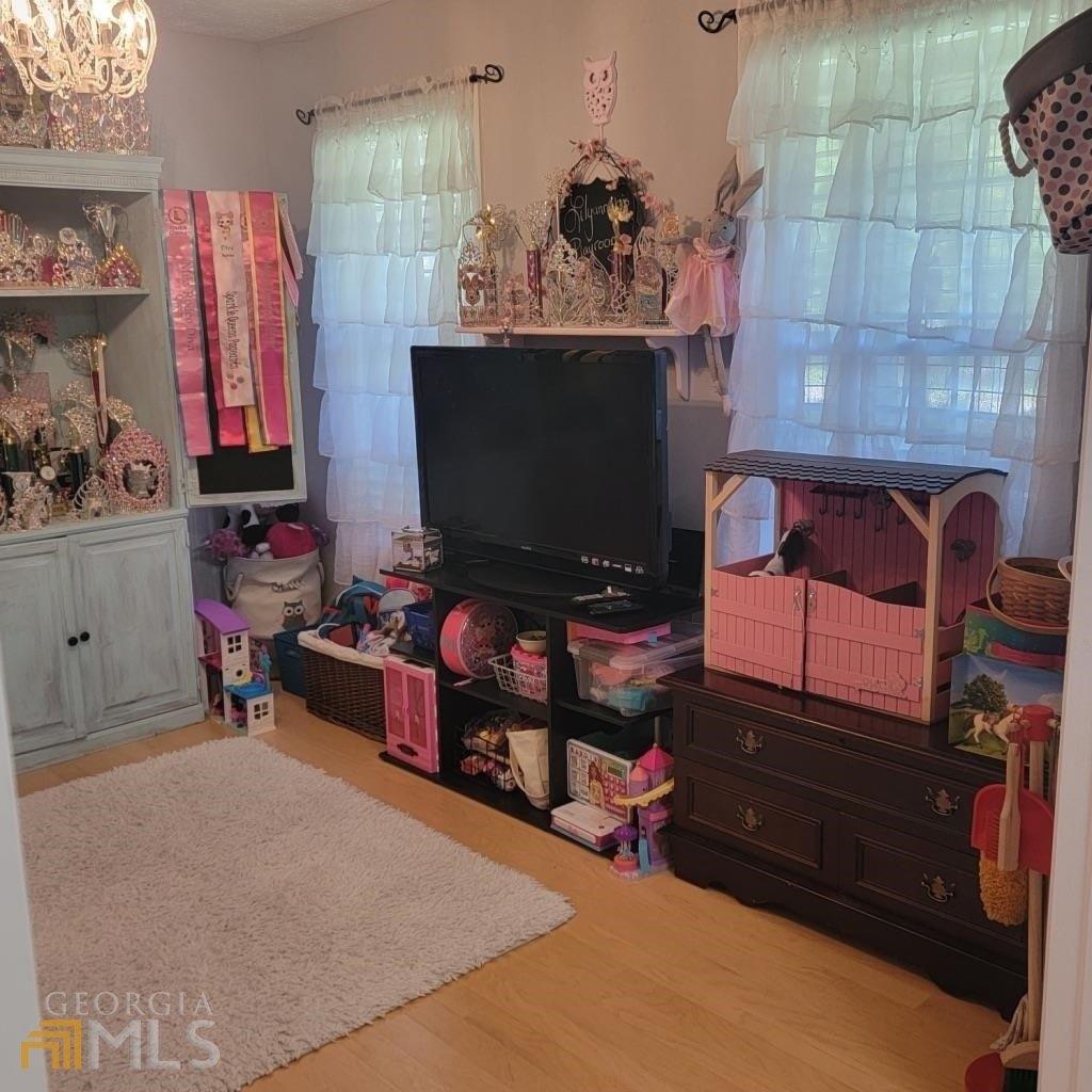 Manchester Dr, Newnan, GA 30265