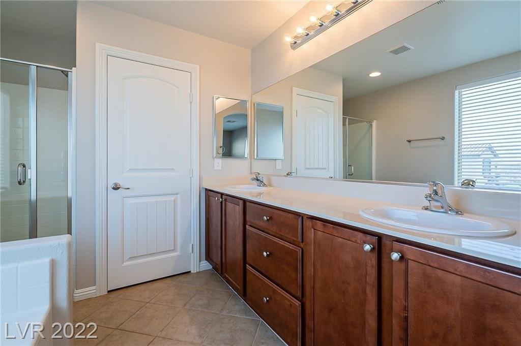 Majestic Palm Dr, Las Vegas, NV 89122