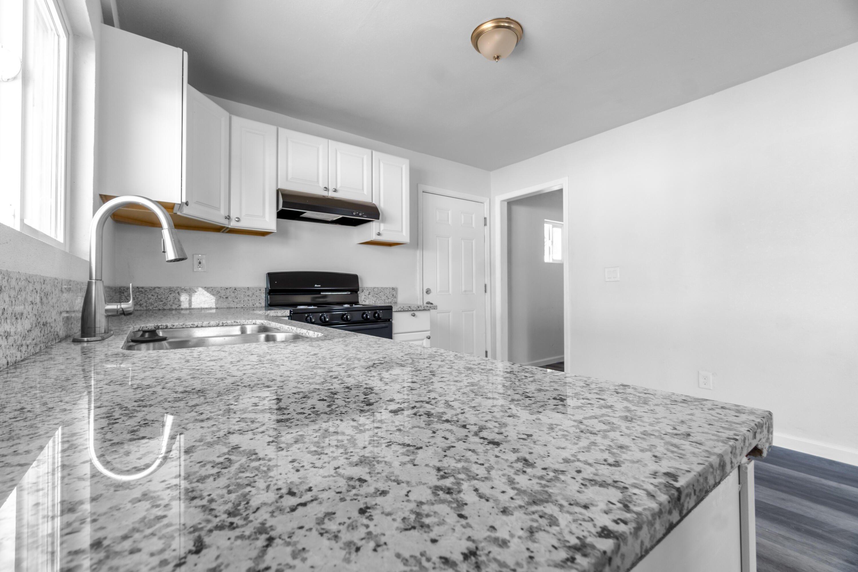W Inyo Ave, Tulare, CA 93274
