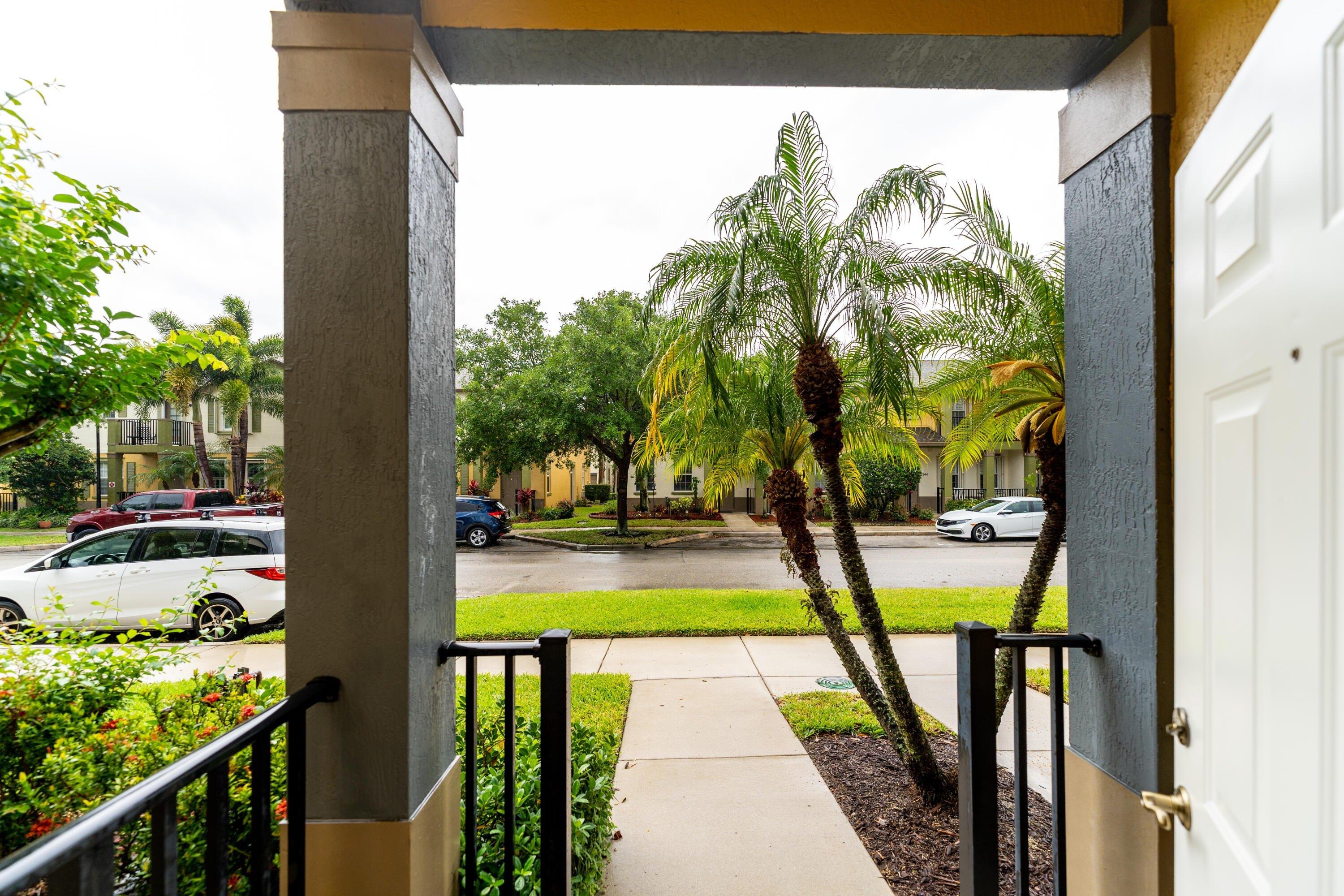 Se Eatonville Dr, Port Saint Lucie, FL 34952