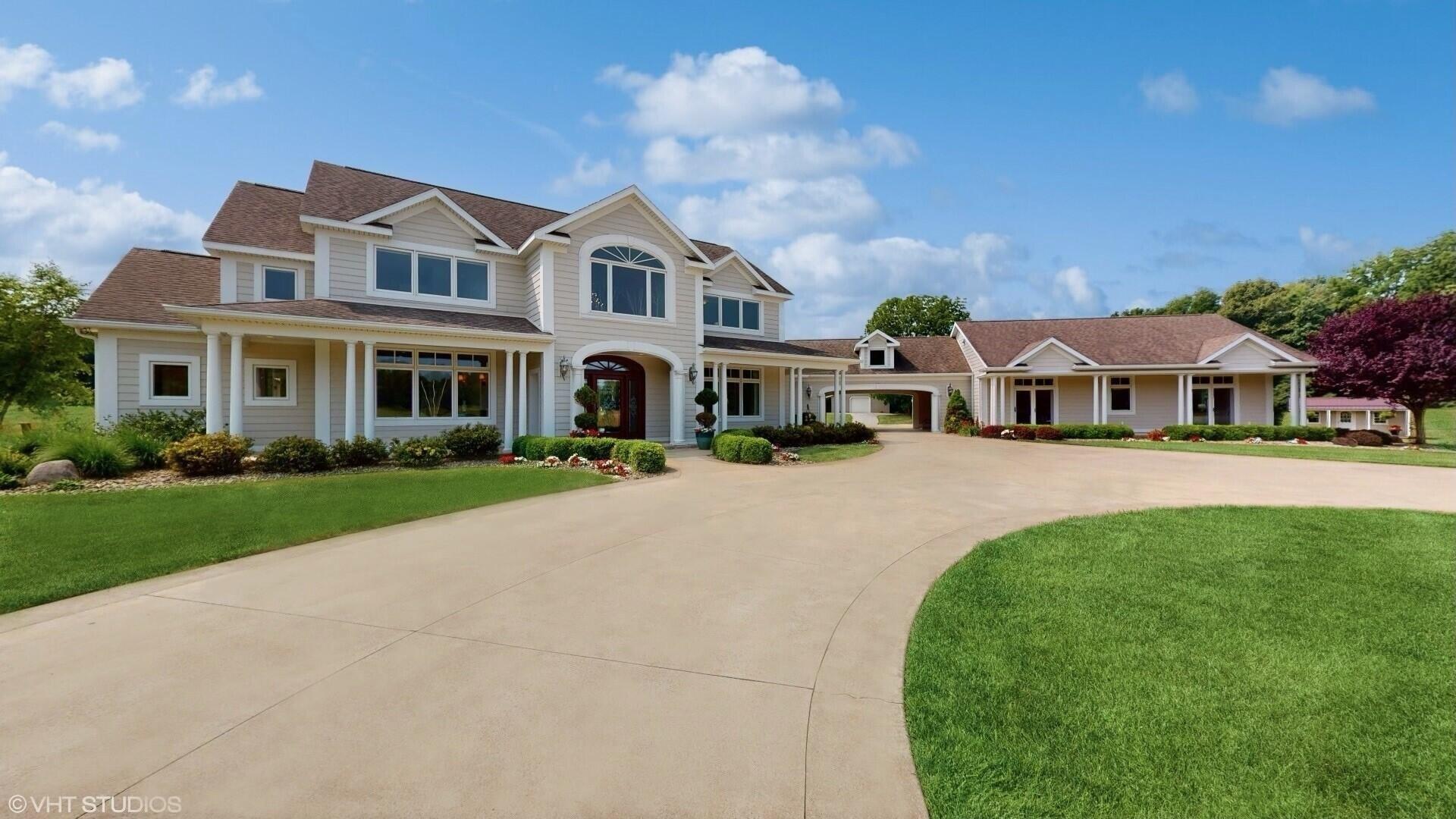 Grange Rd, Buchanan, MI 49107