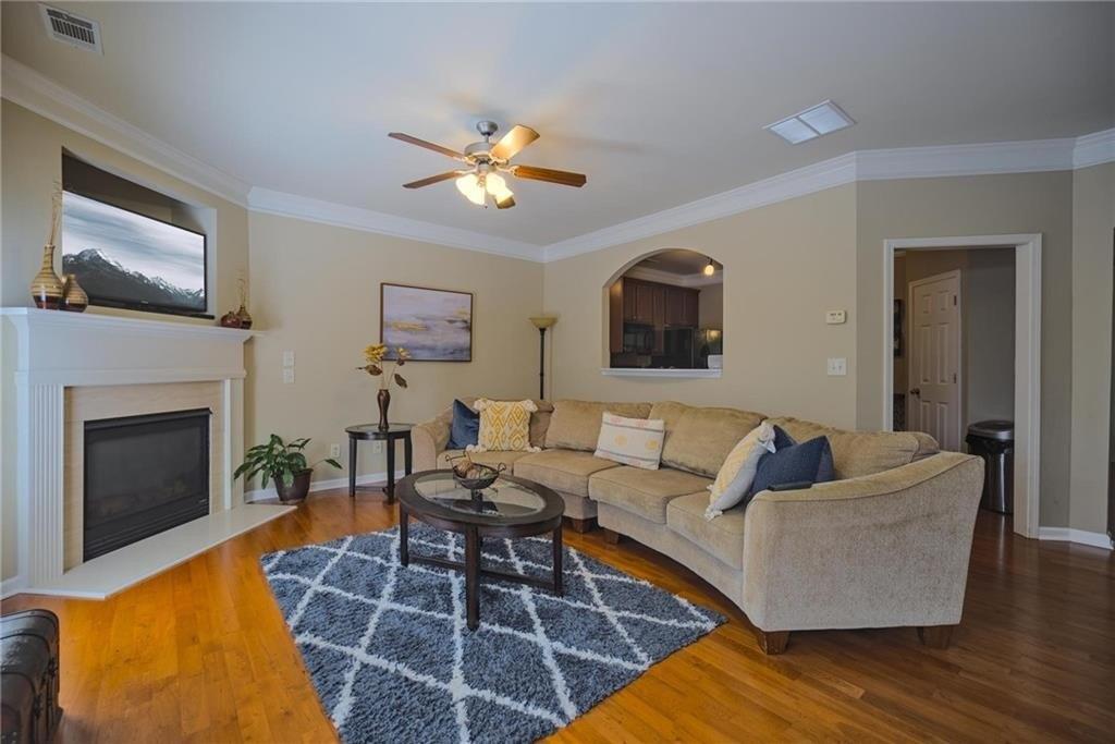 Thorncrest Dr, Tucker, GA 30084