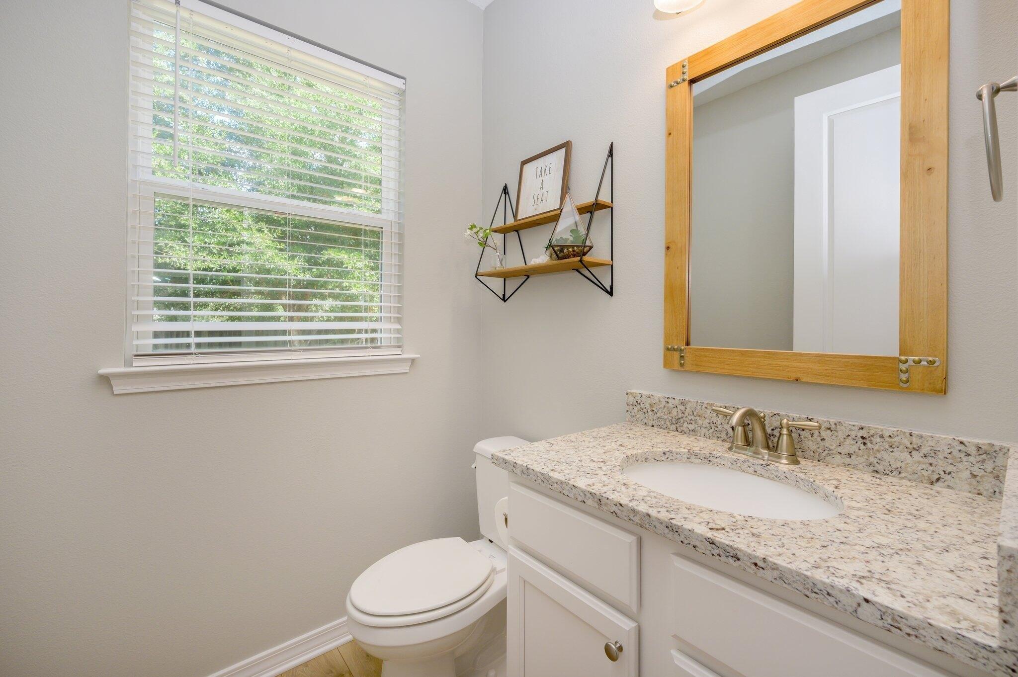 Creve Core Dr, Crestview, FL 32539